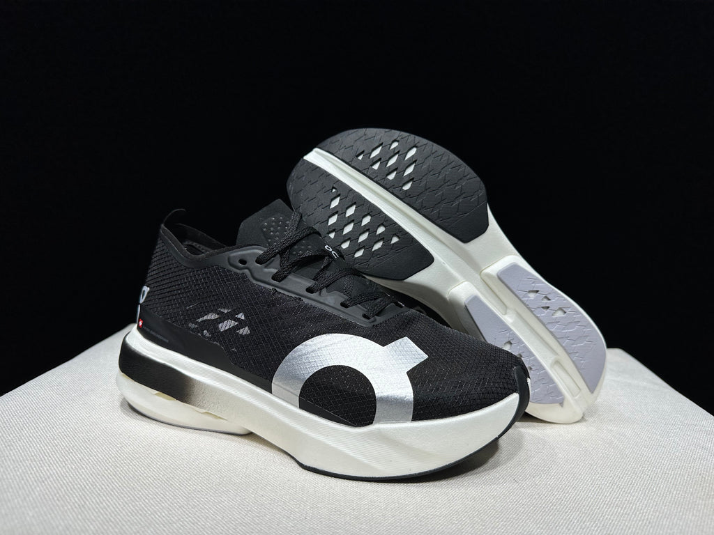 On Cloudtilt Sneakers